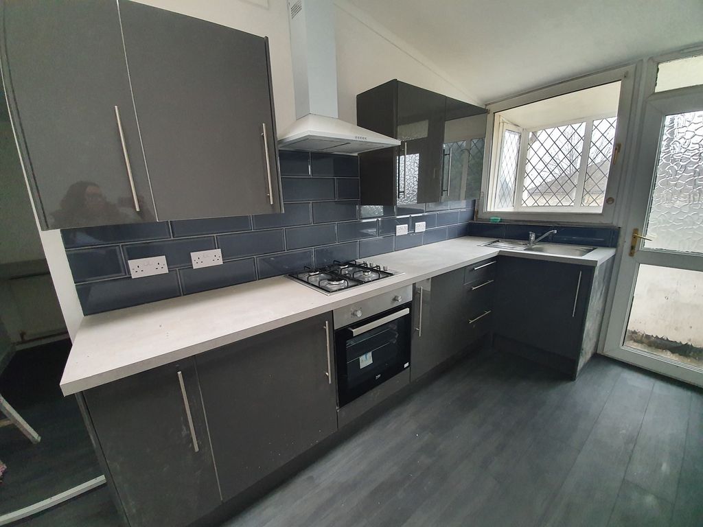 3 bed terraced house to rent in Clyndu Street, Morriston, Swansea. SA6