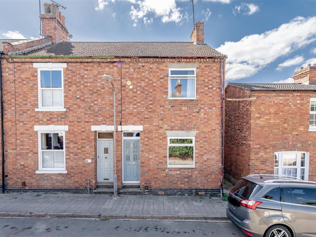 2 bed end terrace house for sale in Queen Anne Street, New Bradwell