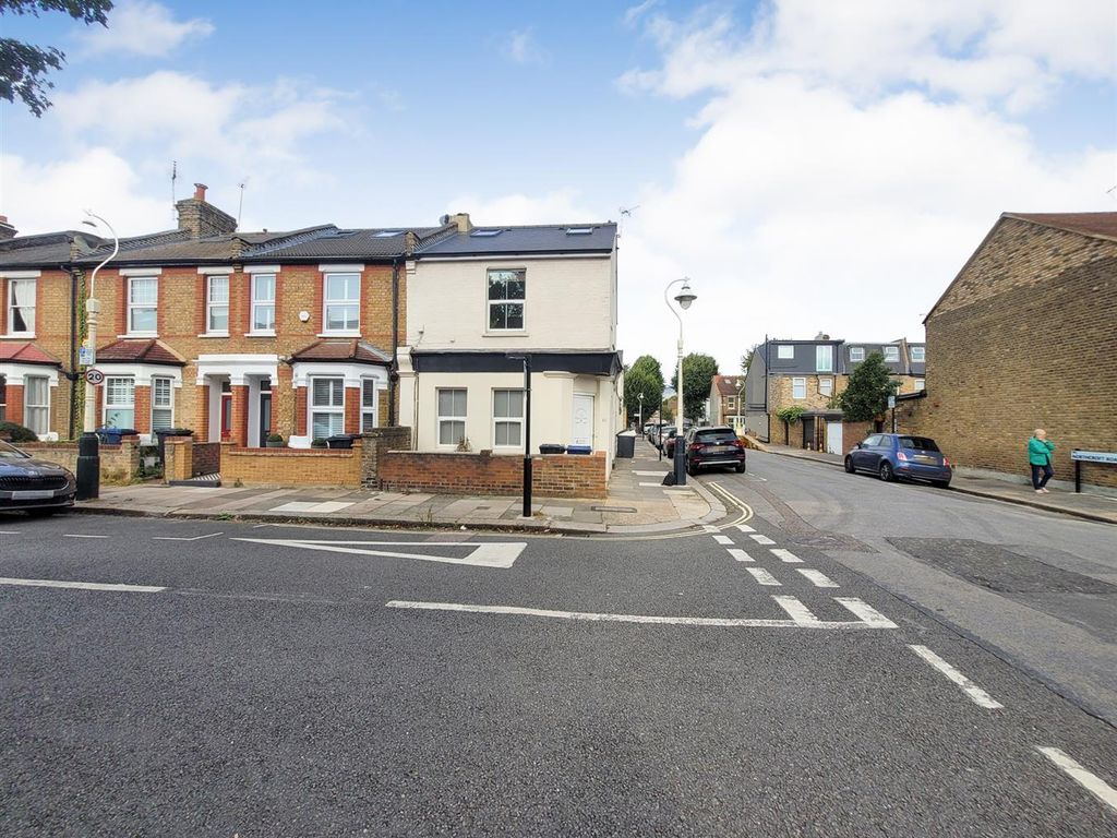 1 bed flat for sale in Salisbury Road, London W13, £310,000 Zoopla