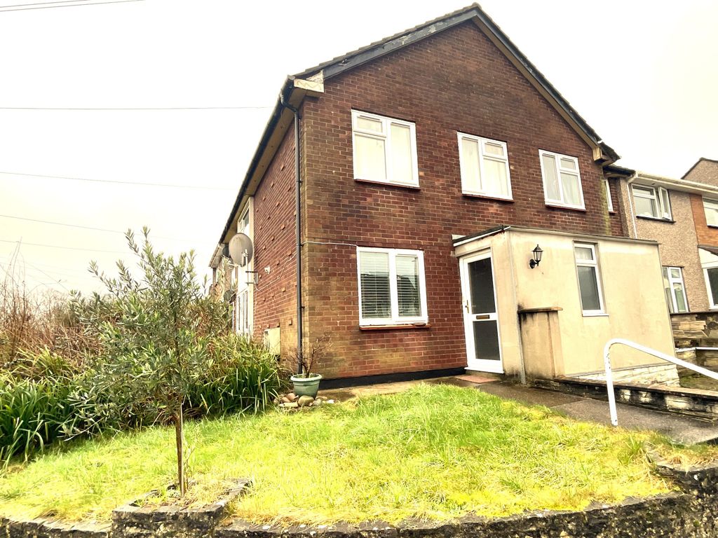 2 bed flat to rent in Humber Road, Bettws, Newport NP20, £750 pcm Zoopla