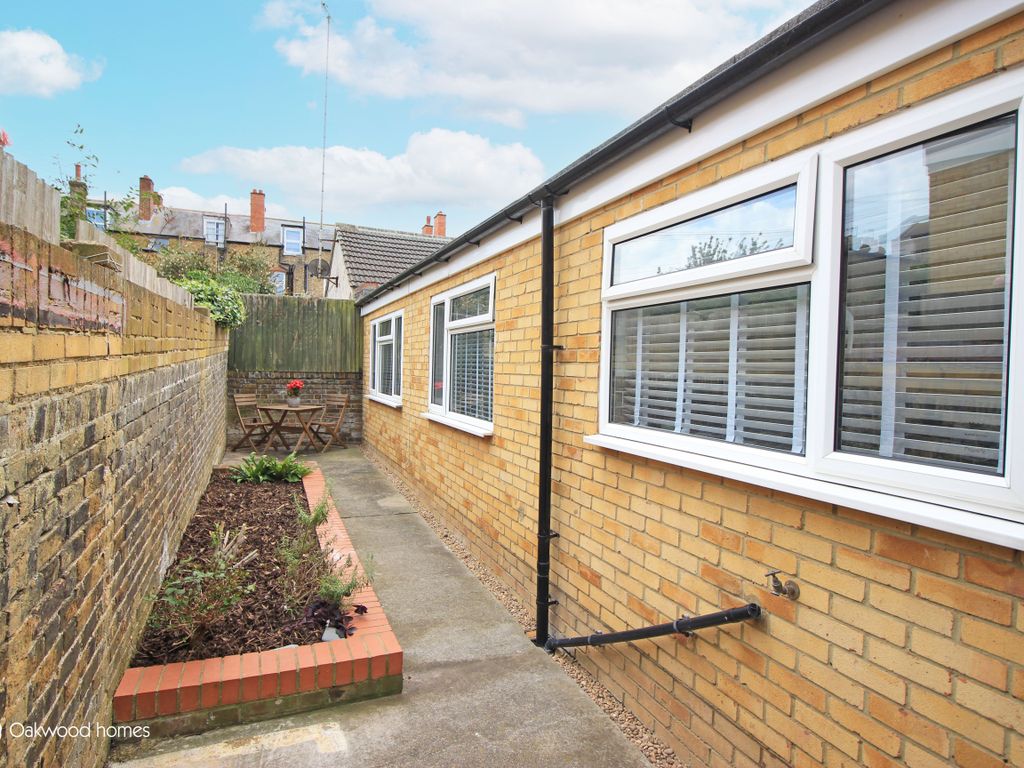 1 bed bungalow for sale in Stanley Road, Cliftonville, Margate CT9 Zoopla