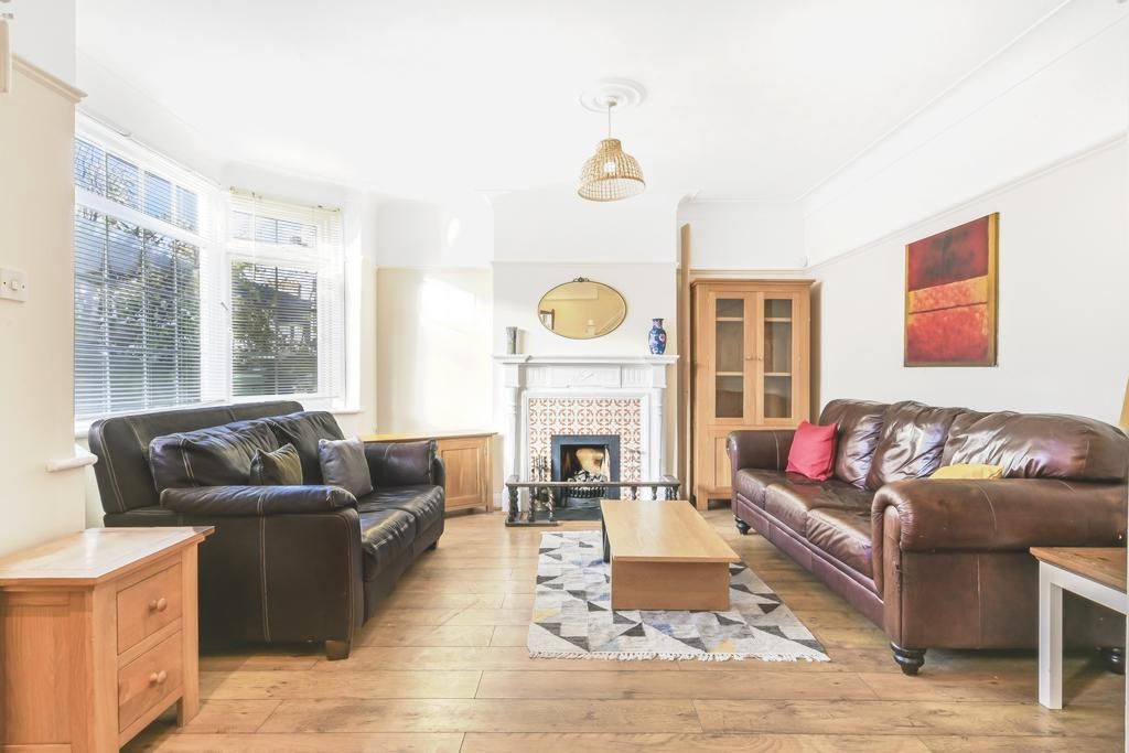 4 bed terraced house to rent in Ashbourne Road, Mitcham CR4, £2,700 pcm