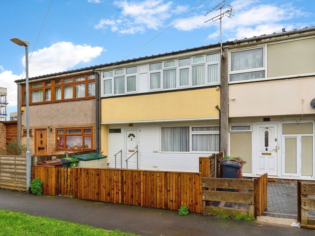 3 bed terraced house for sale in Wivenhoe Road, Barking IG11, £300,000