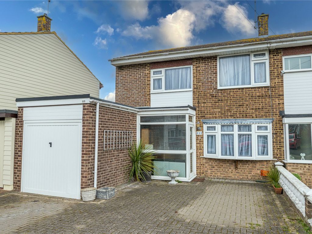 4 bed semidetached house for sale in Conway Avenue, Great Wakering