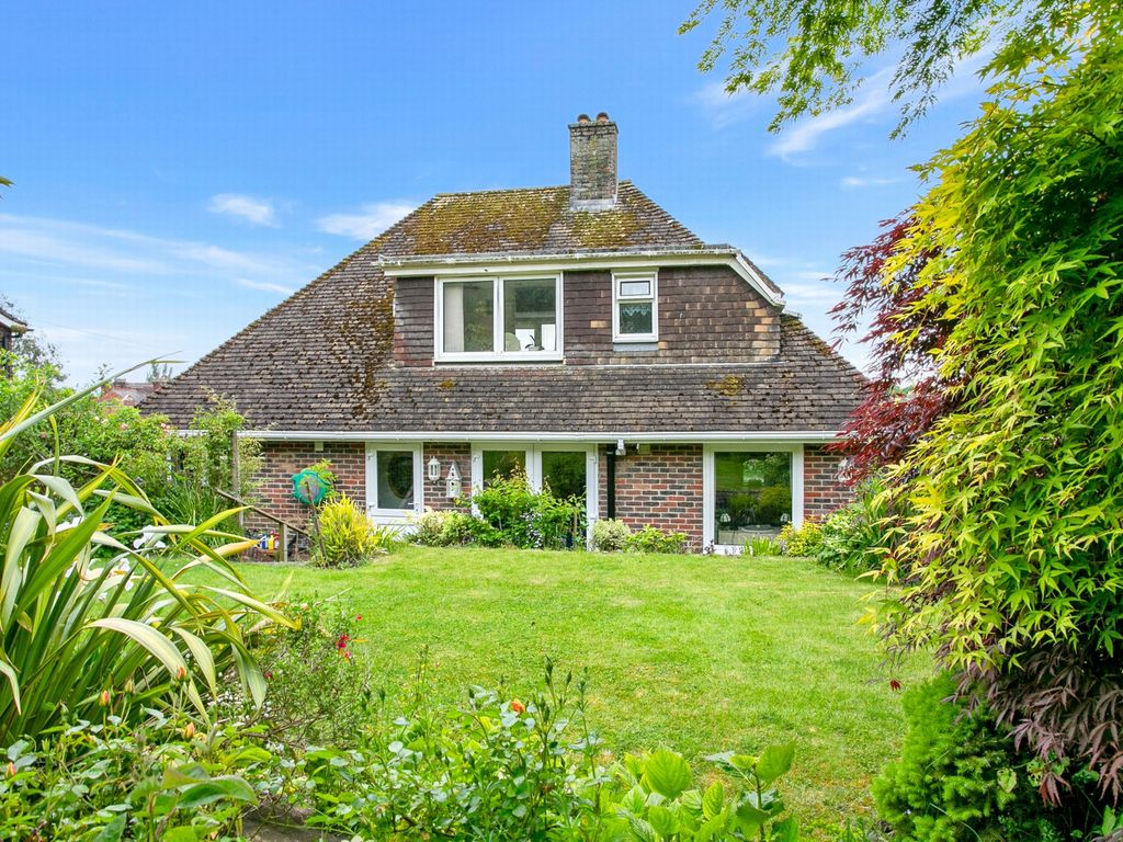 3 bed detached house for sale in Dental Street, Hythe CT21, £595,000