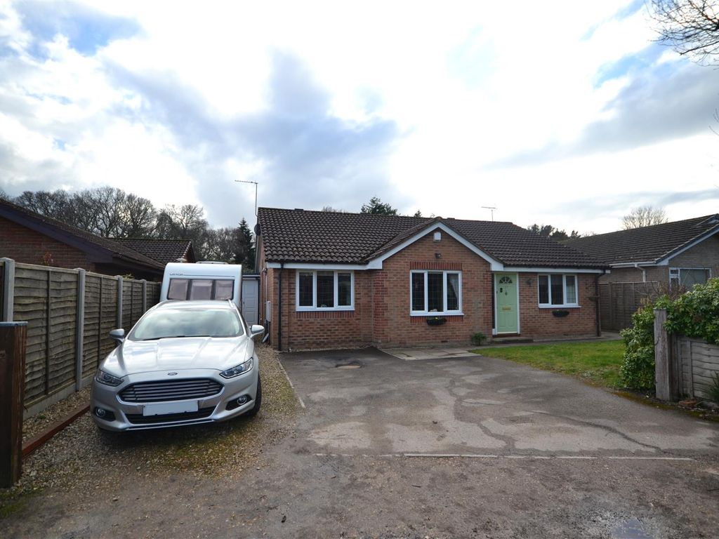 5 bed detached bungalow for sale in Howe Lane, Verwood BH31 Zoopla