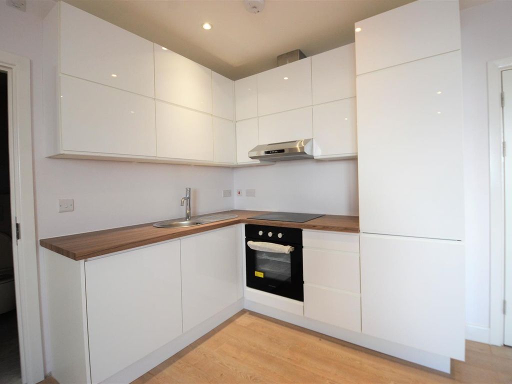 Studio to rent in Buckingham Street, Aylesbury HP20 Zoopla