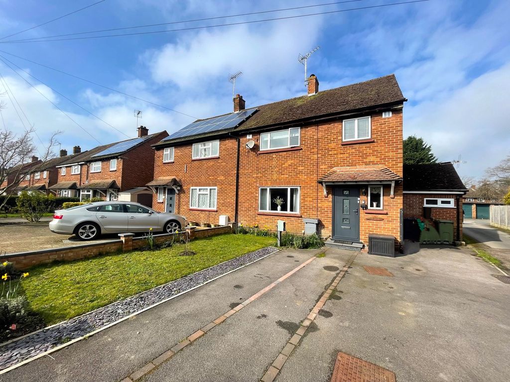 3 bed semidetached house for sale in Cypress Road, Guildford GU1, £