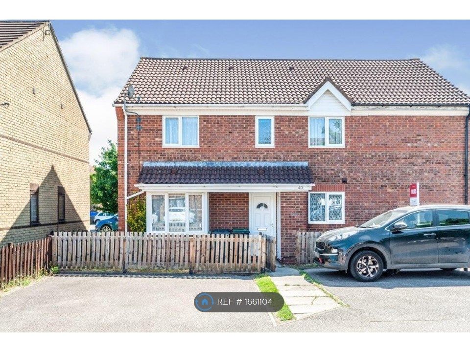 2 bed terraced house to rent in The Paddocks, Flitwick, Bedford MK45