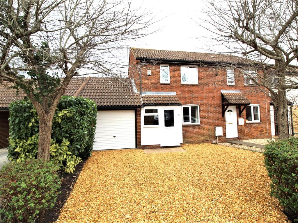 2 bed terraced house to rent in Castlehaven Close, Chippenham SN15, £