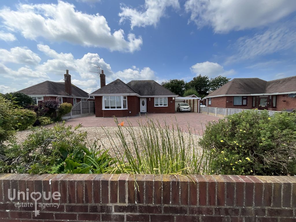 2 bed bungalow for sale in Broadway, Fleetwood FY7 Zoopla