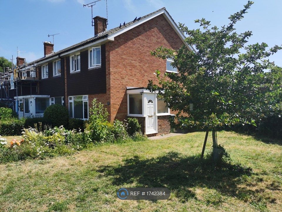 3 bed end terrace house to rent in Chanctonbury Road, Littlehampton