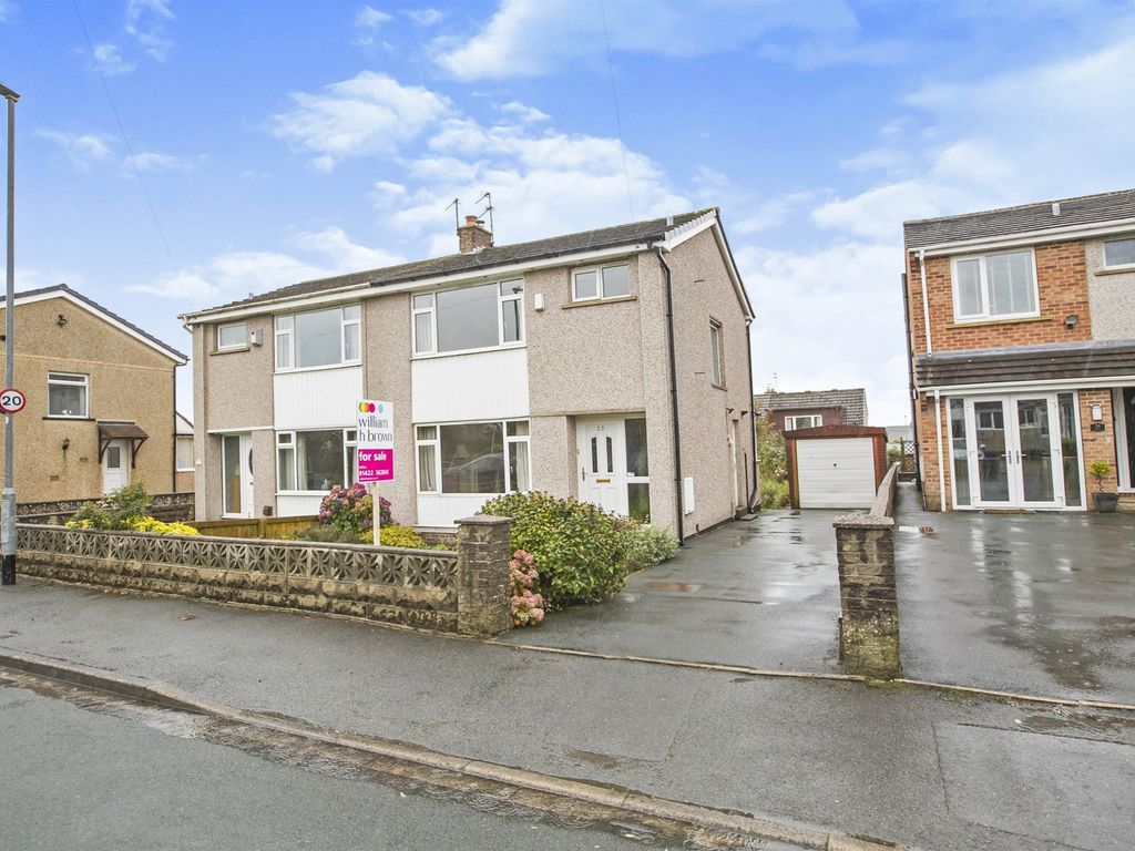 3 bed semidetached house for sale in Lindrick Way, Halifax HX2 Zoopla