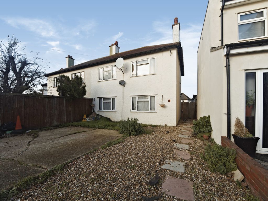 4 bed semidetached house for sale in Hawthorn Avenue, Thornton Heath