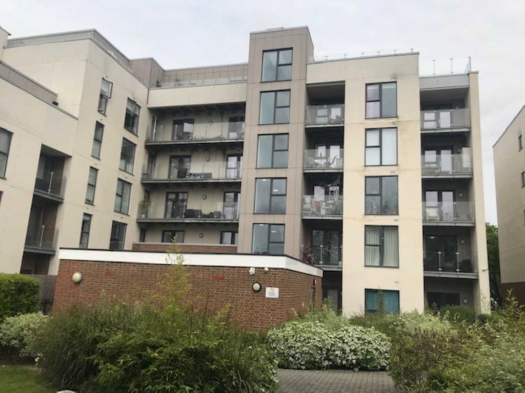 2 bed flat for sale in Gemini Park, Manor Way, Borehamwood WD6 Zoopla