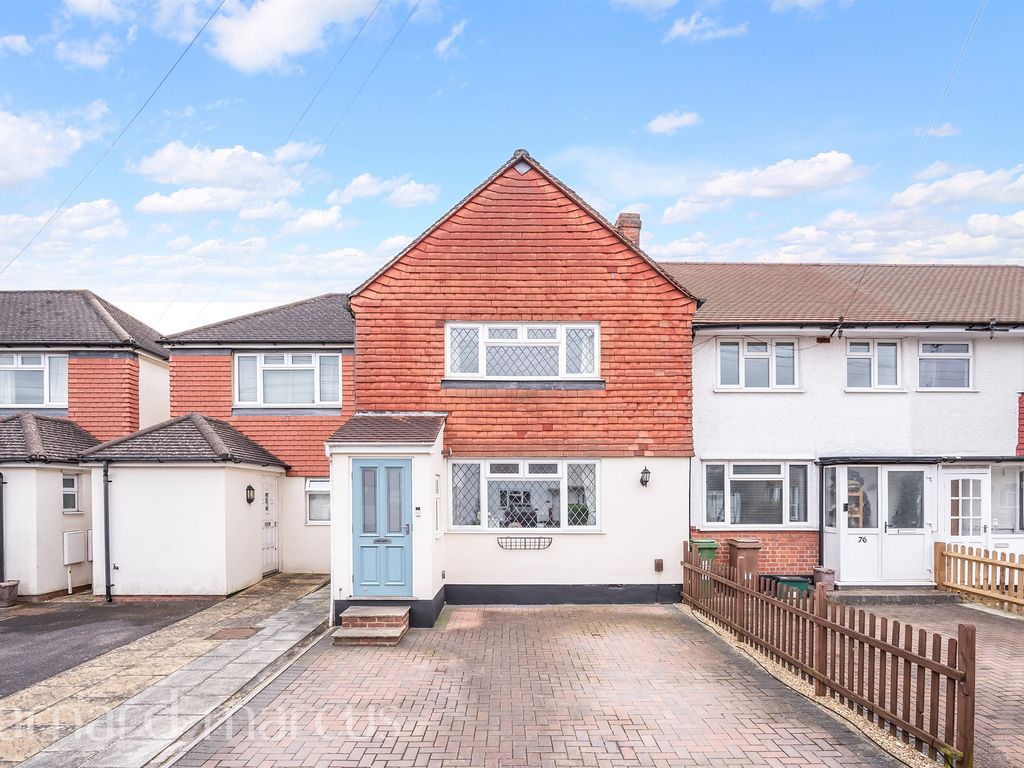 3 bed terraced house for sale in Brinkley Road, Worcester Park KT4, £