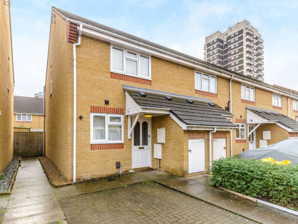 2 bed end terrace house to rent in Fernhill Street, Docklands, London