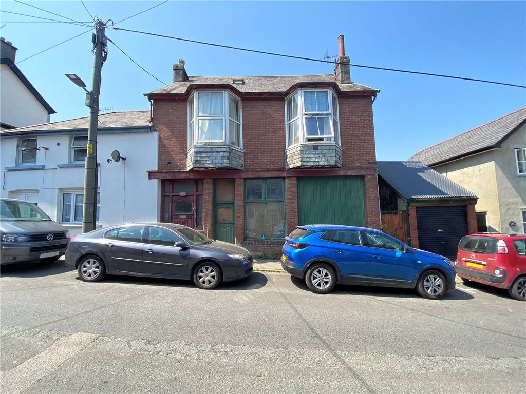 6 bed end terrace house for sale in Northfield Road, Okehampton EX20, £