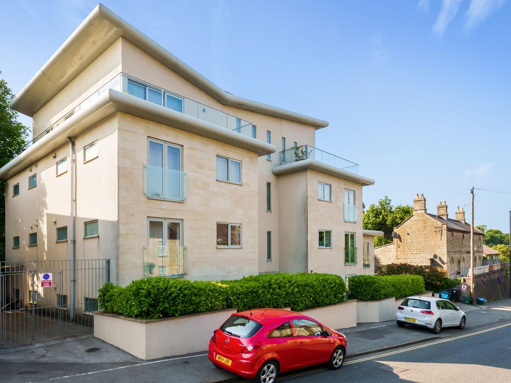 2 bed flat for sale in Wellsway, Bath, Somerset BA2, £300,000 Zoopla