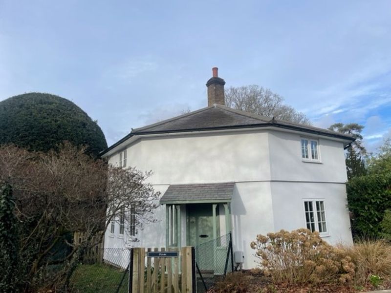 3 bed property to rent in Brighton Road, Lower Beeding, Horsham RH13, £