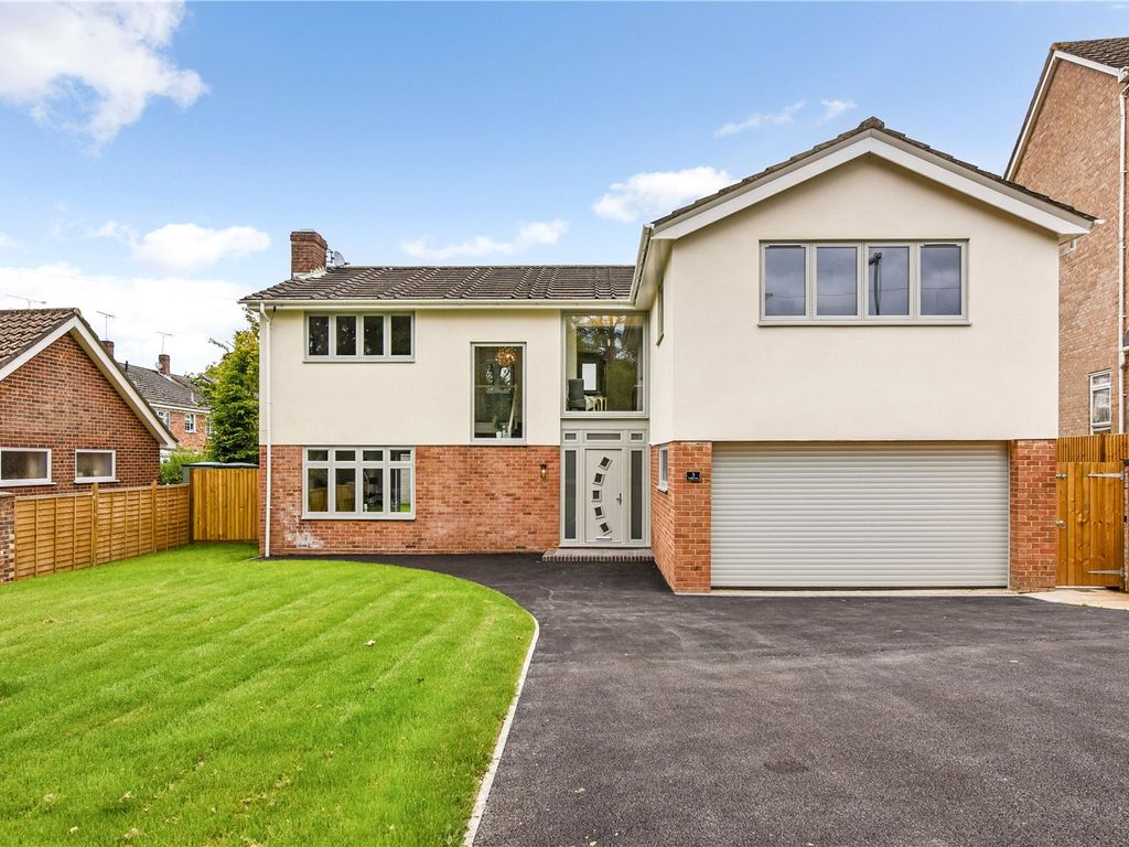 4 bed detached house for sale in College Close, Rowland's Castle
