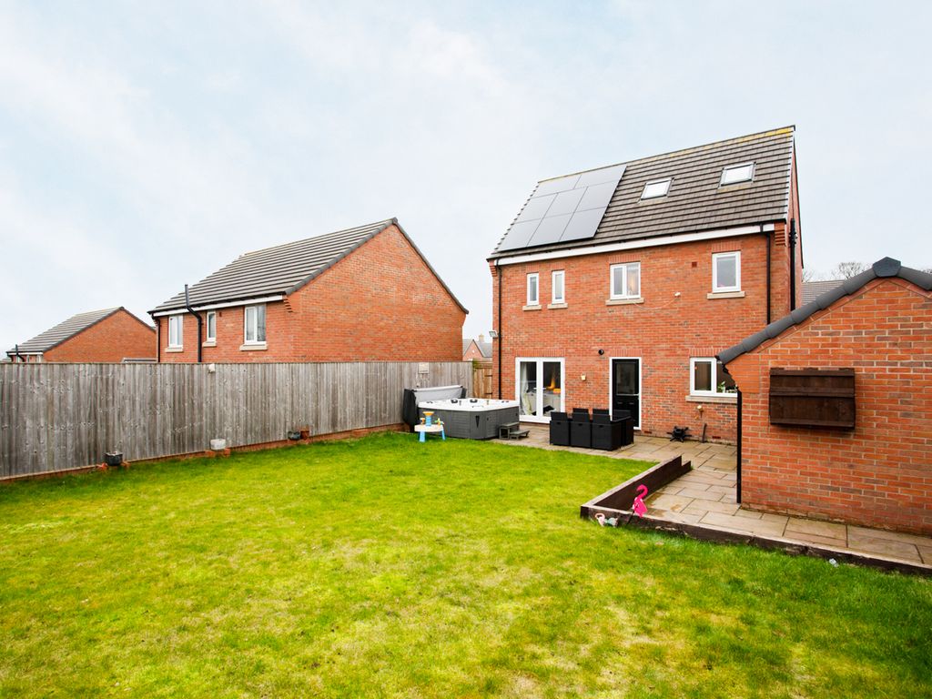 4 bed detached house for sale in Marsden Grove, Pudsey LS28 Zoopla