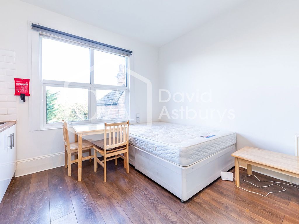 Studio to rent in Teignmouth Road, Mapesbury Willesden Green, London