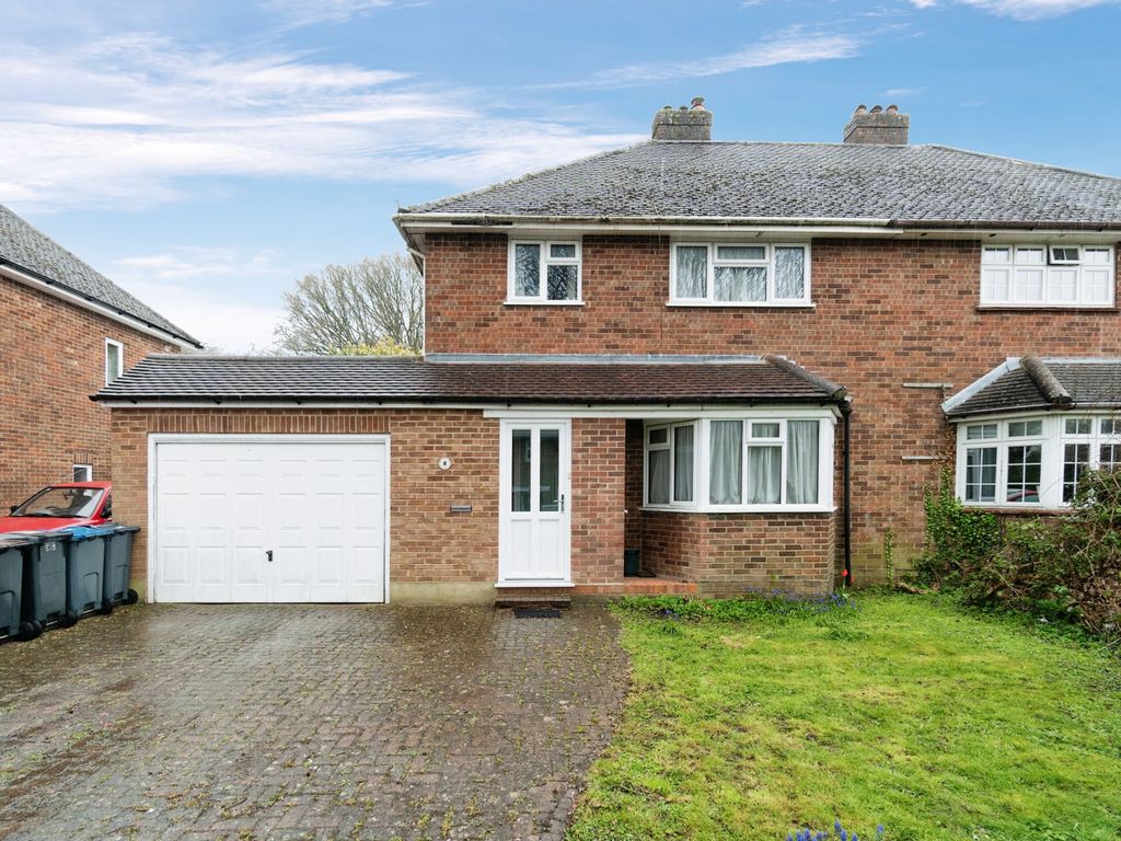 3 bed semidetached house for sale in Orchard Road, Hamsey Green, South