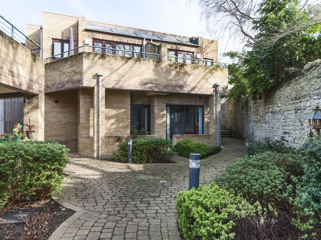 2 bed flat to rent in Pool Barton, Keynsham BS31 Zoopla