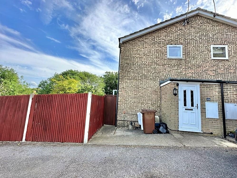 1 bed semidetached house to rent in Barleycorn Drive, Rainham, Gillingham ME8 Zoopla