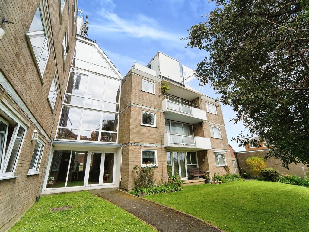 4 bed flat for sale in Upper Sea Road, BexhillOnSea TN40 Zoopla