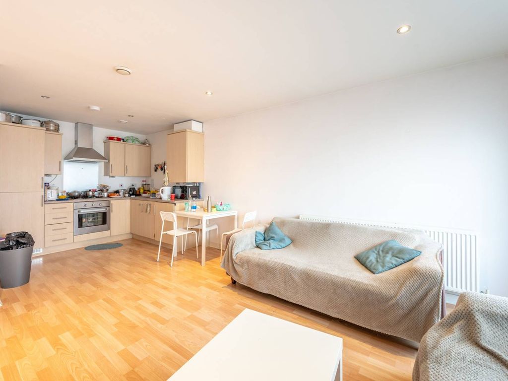 Recovery Street, Tooting Broadway, London SW17