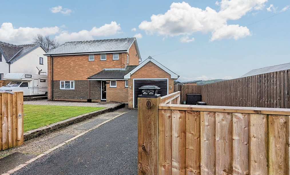 3 bed detached house for sale in Lon Y Felin, Garnswllt, Ammanford SA18