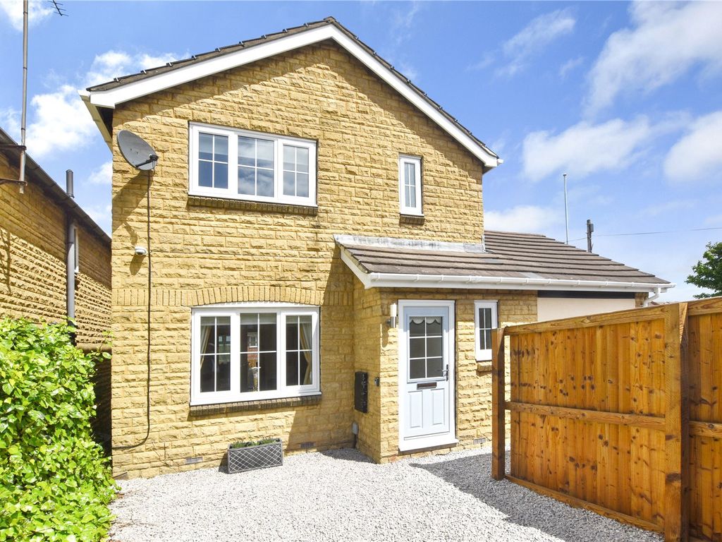3 bed detached house for sale in Cambridge Close, Morley, Leeds, West