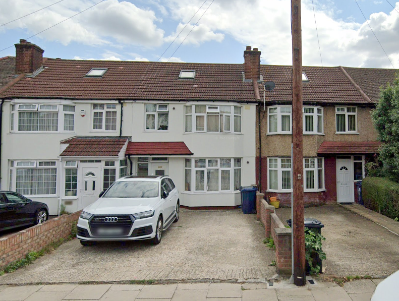 4 bed terraced house to rent in Allenby Road, Southall UB1, £2,500 pcm
