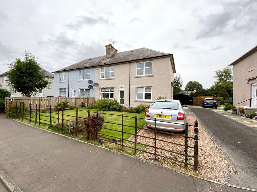 2 bed flat for sale in Montgomery Street, Kinross KY13, £105,000 Zoopla