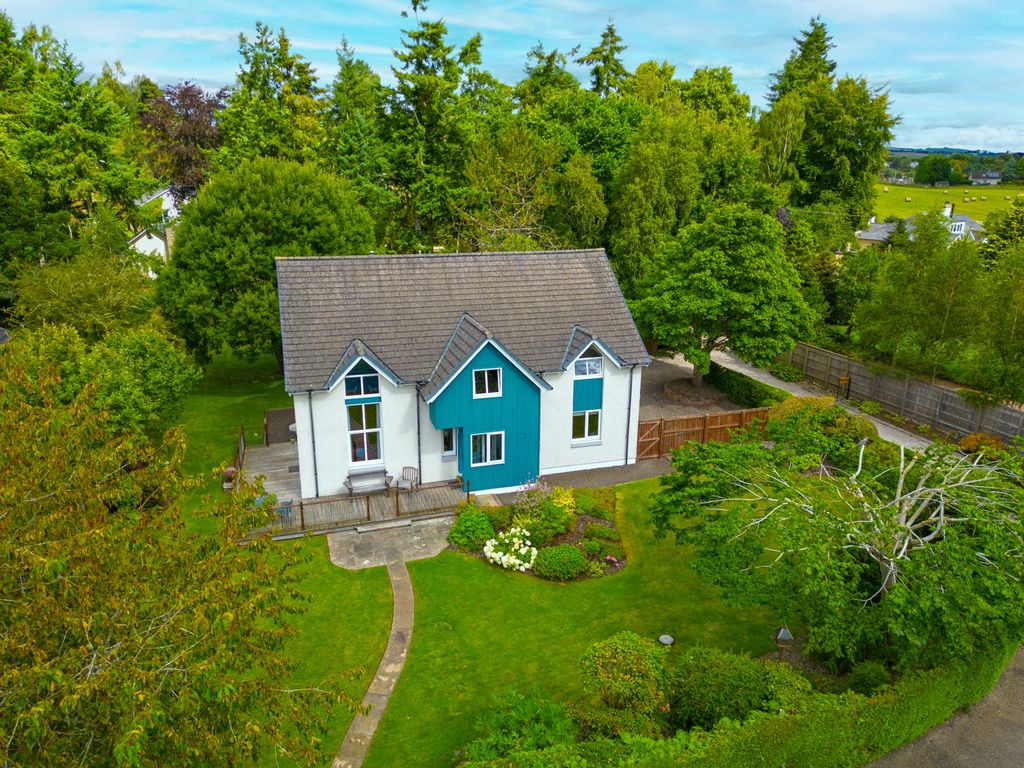 4 bed detached house for sale in Golf Course Road, Blairgowrie