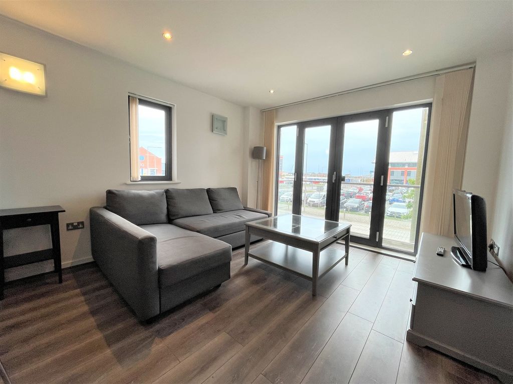 2 bed flat to rent in Kings Road, Swansea SA1 Zoopla