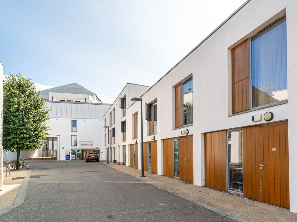 2 bed terraced house for sale in Stadium Mews, Highbury Square, London N5, £700,000 Zoopla
