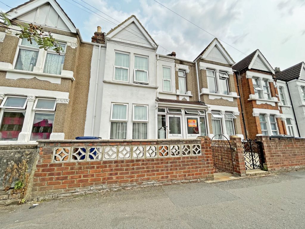 3 bed terraced house for sale in Northcote Avenue, Southall, Greater