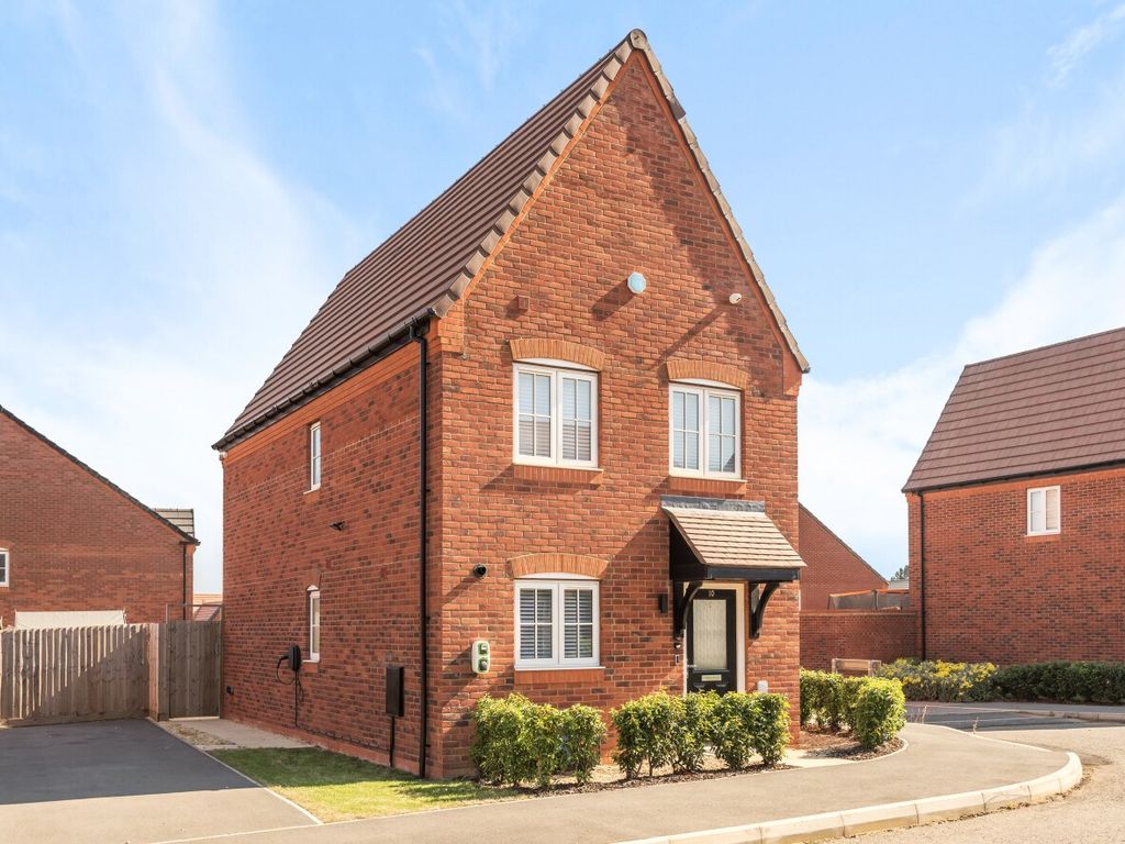 3 bed detached house for sale in Pitbank Drive, Collingtree, Northampton NN4, £115,500 Zoopla