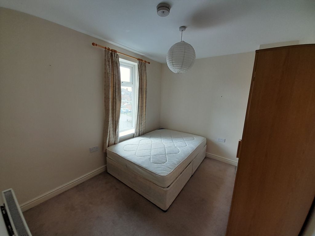 Room to rent in Wilson Street, Castleford WF10, £455 pcm Zoopla