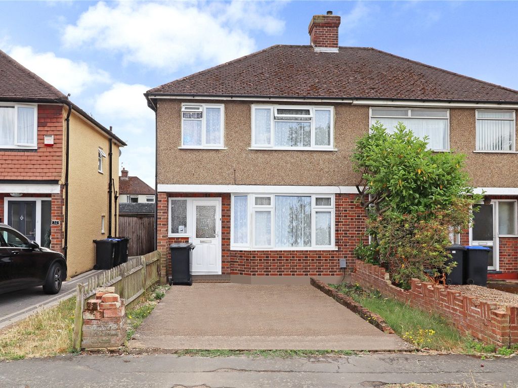 3 bed semidetached house for sale in Woking, Surrey GU22, £375,000