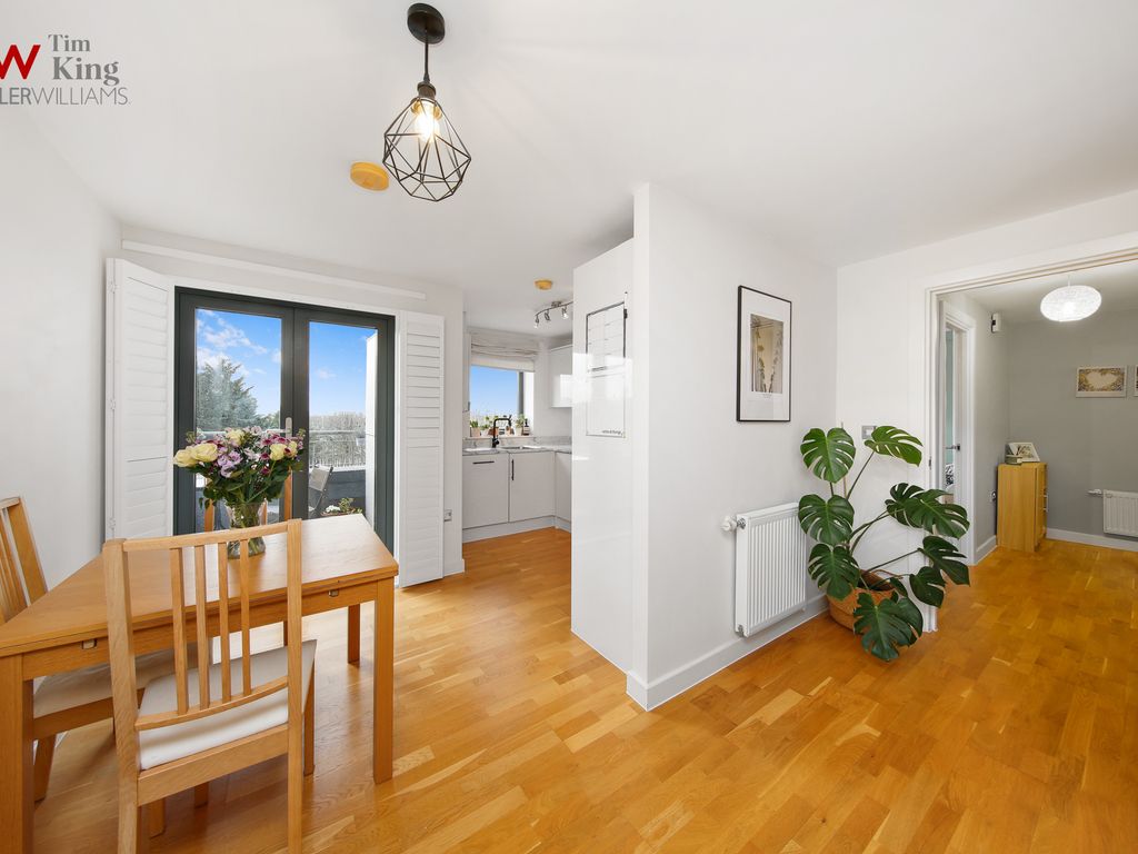 1 bed flat for sale in Alana Heights, Kings Head Hill, Chingford E4