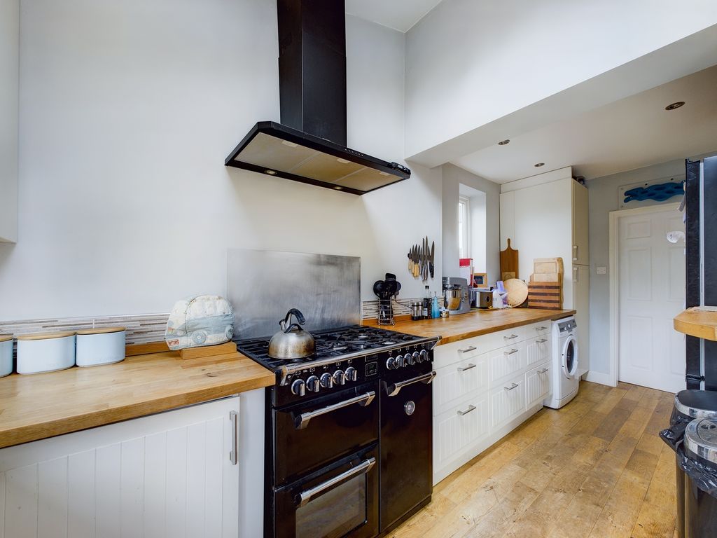 3 bed semidetached house for sale in Belmont Avenue, Calcutt