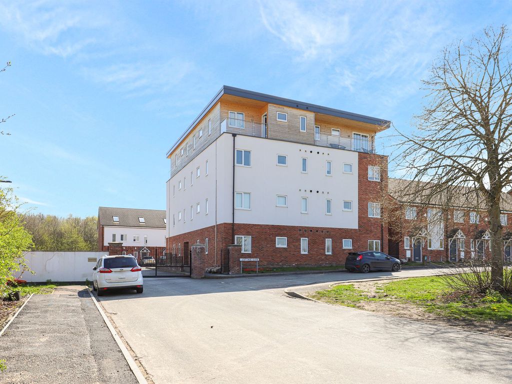 2 bed flat for sale in Staveley Road, Poolsbrook S43 Zoopla