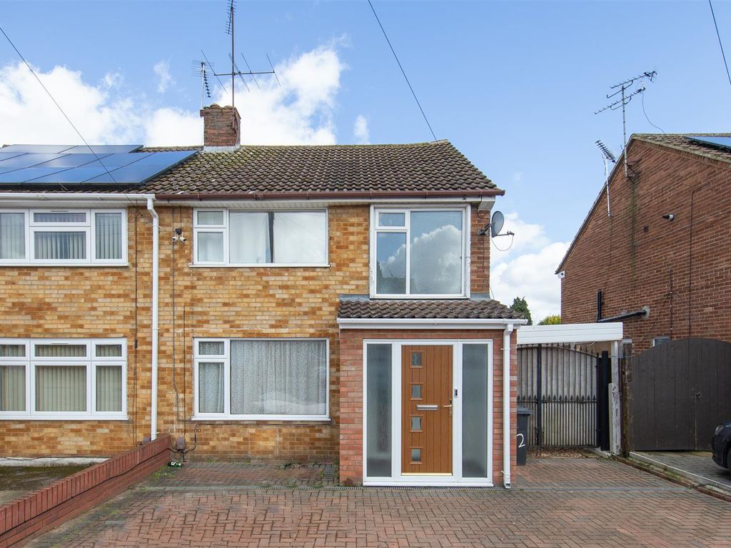 3 bed semidetached house for sale in Evelyn Road, Dunstable, Bedfordshire LU5 Zoopla