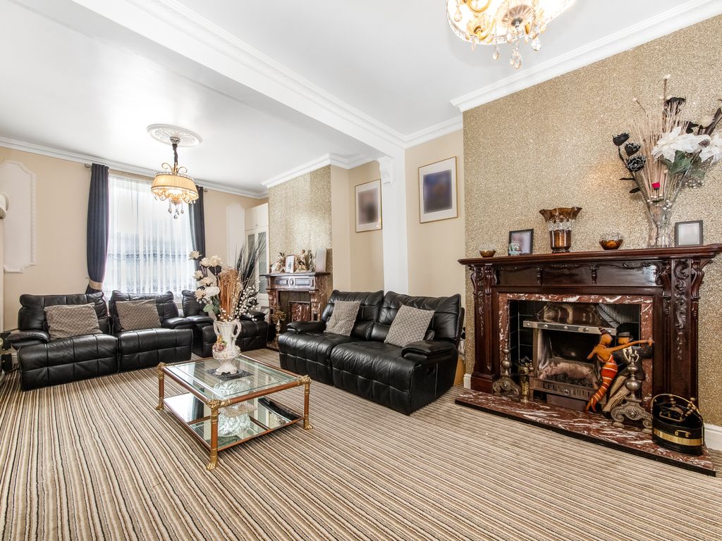 6 bed semidetached house for sale in Knights Hill, London SE27, £