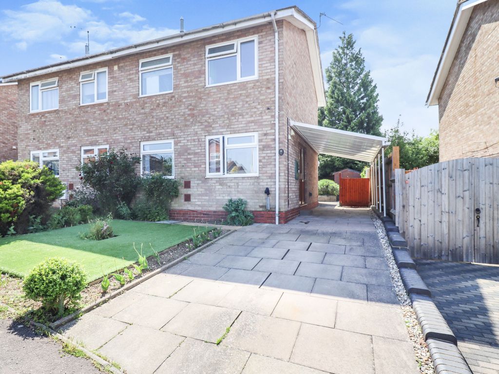 3 bed semidetached house for sale in Edgecote Close, Hillmorton, Rugby
