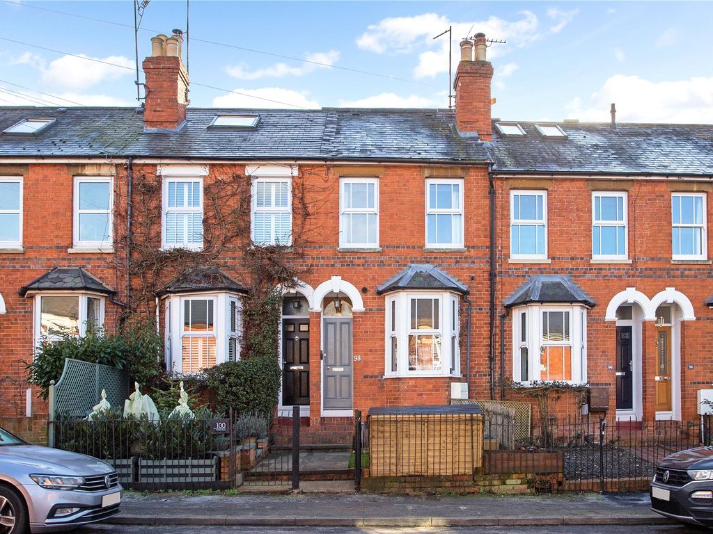 3 bed terraced house for sale in Victoria Road, Wargrave, Reading RG10